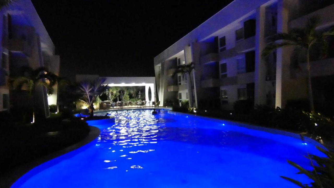 Apto Guarajuba Praia Condominio Porto Smeralda-100 Metros Da Praia Exterior photo